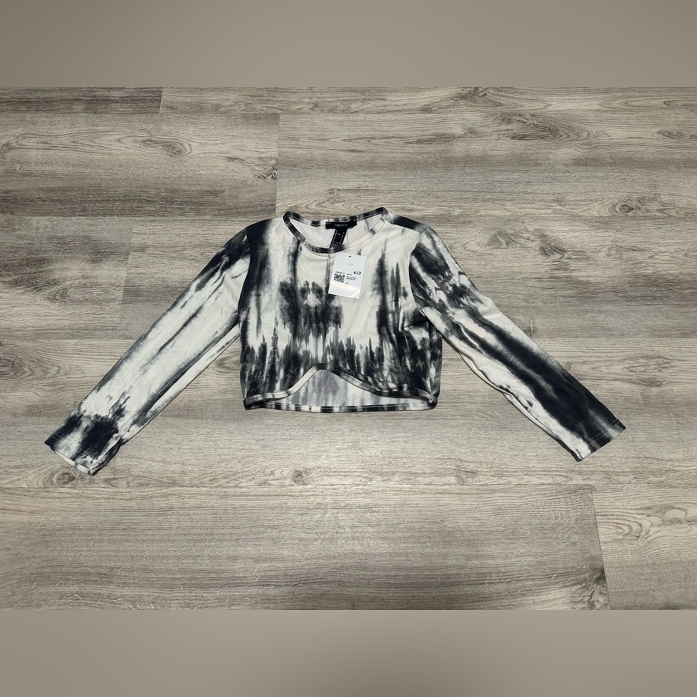 NWT Forever 21 Tie Dye Long Sleeve Crop Top Cream Black Size S